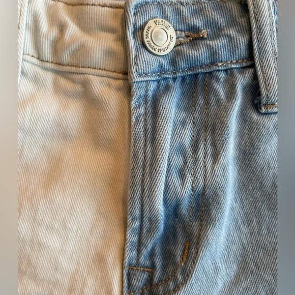 Vervet High Rise Two-Tone Distressed Denim Shorts Half Classic Half Sass - Picture 5 of 16